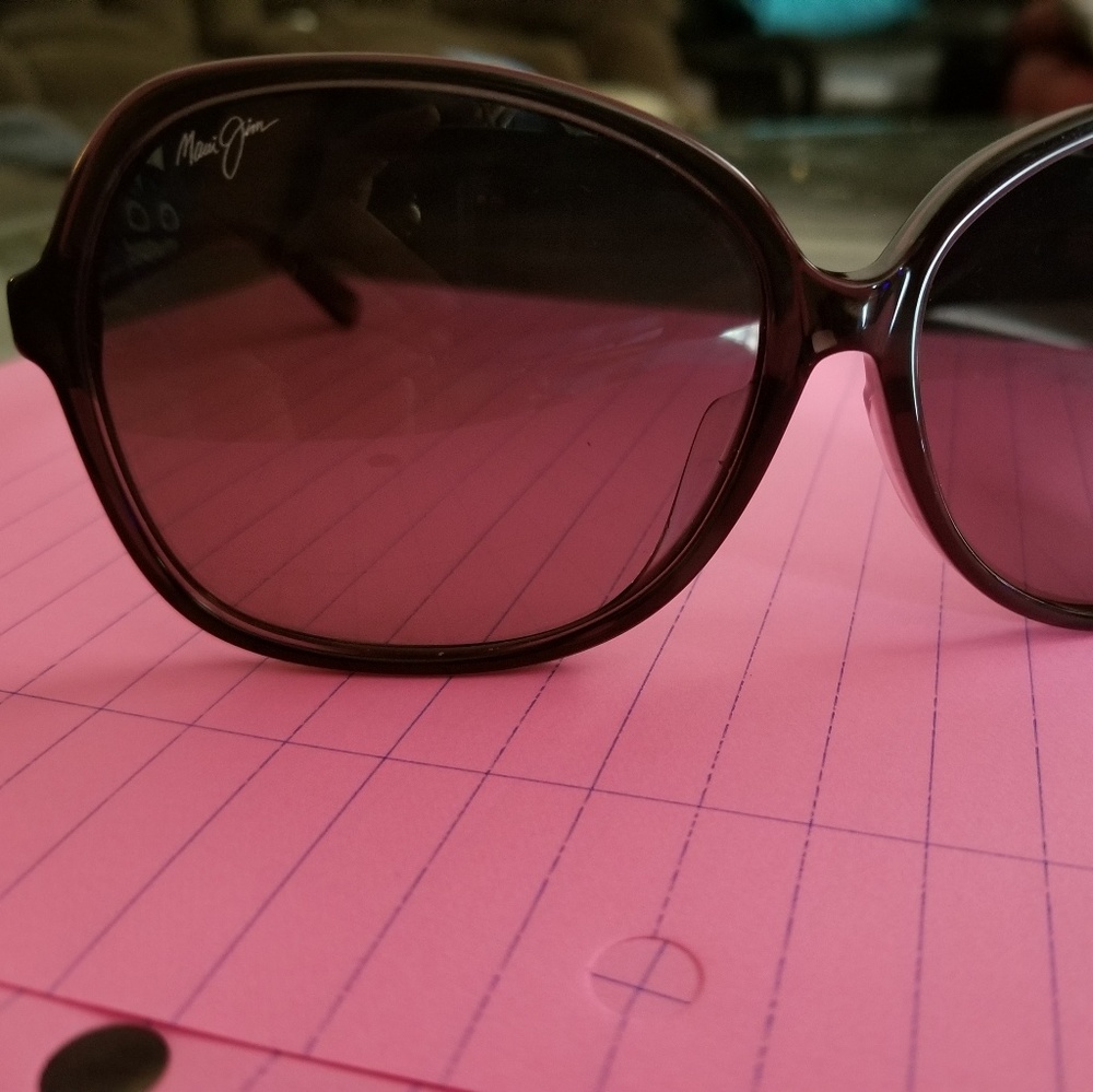 ***Maui Jim's *** NWOT TARO